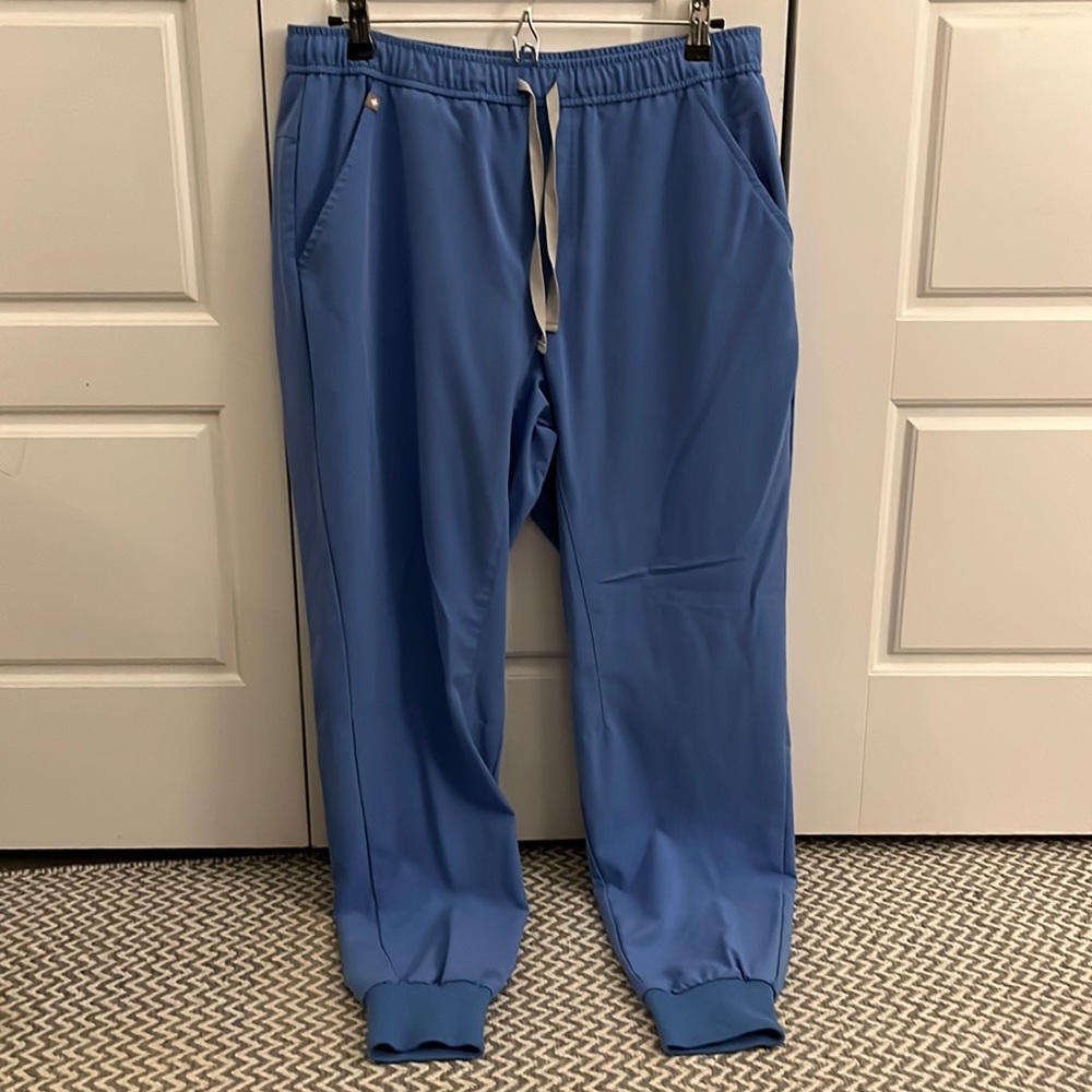 “Seal Blue” light blue men’s joggers tansen scrub pants size large